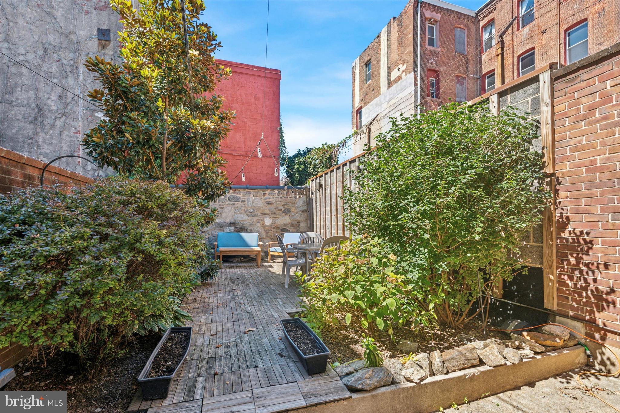 1304 N LAWRENCE STREET