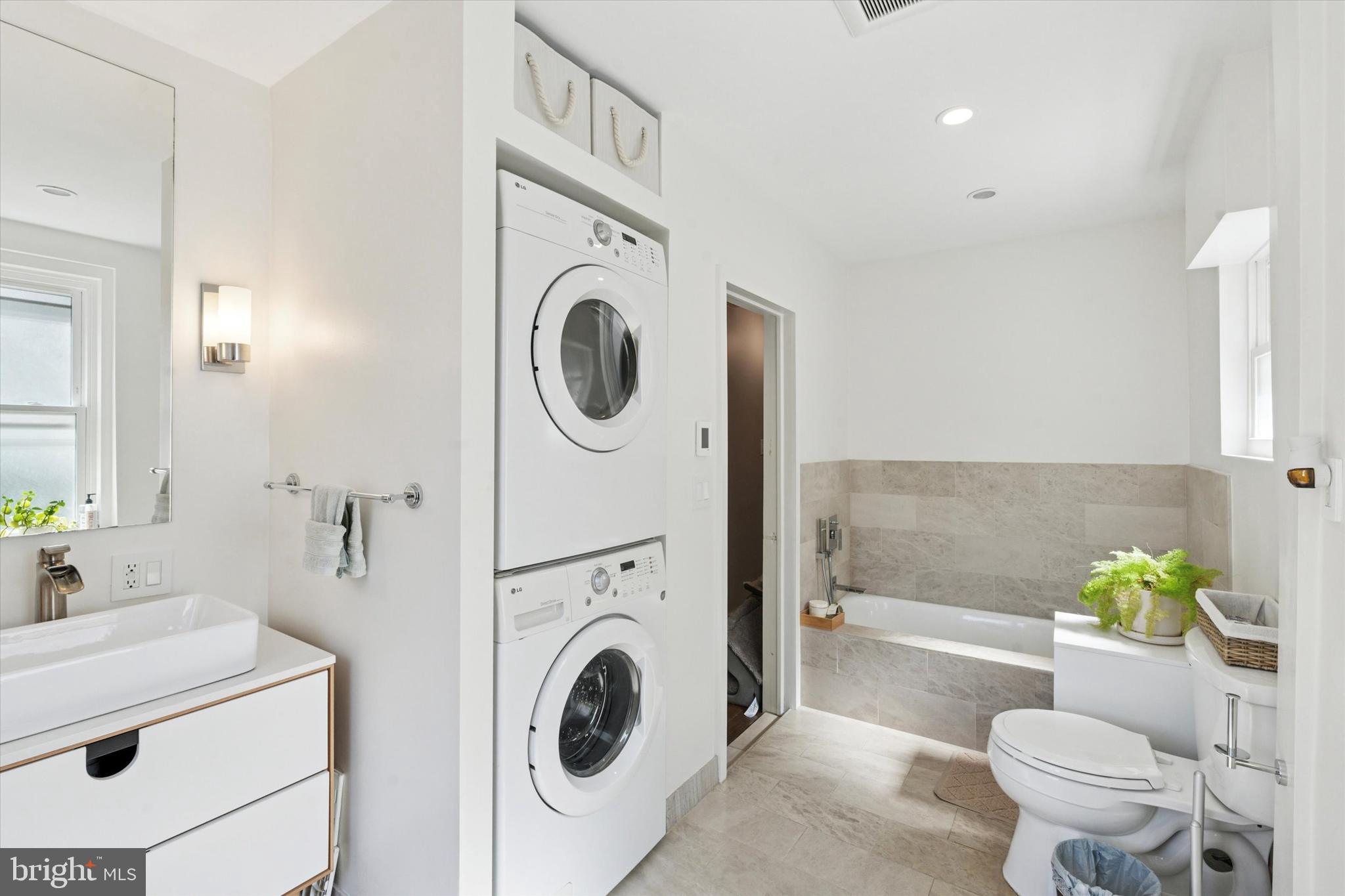 1304 N LAWRENCE STREET