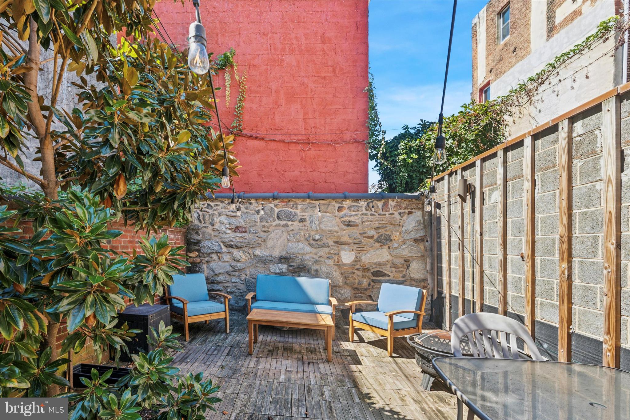 1304 N LAWRENCE STREET