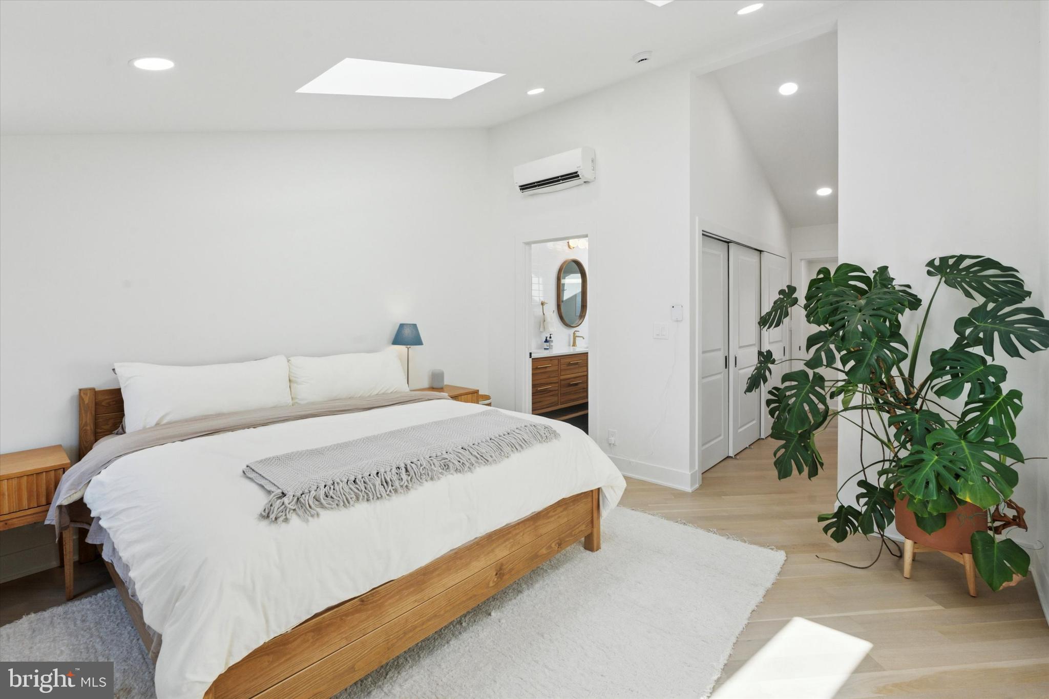 1304 N LAWRENCE STREET