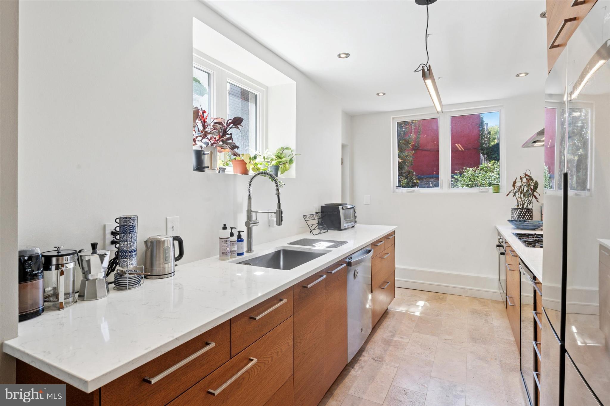 1304 N LAWRENCE STREET