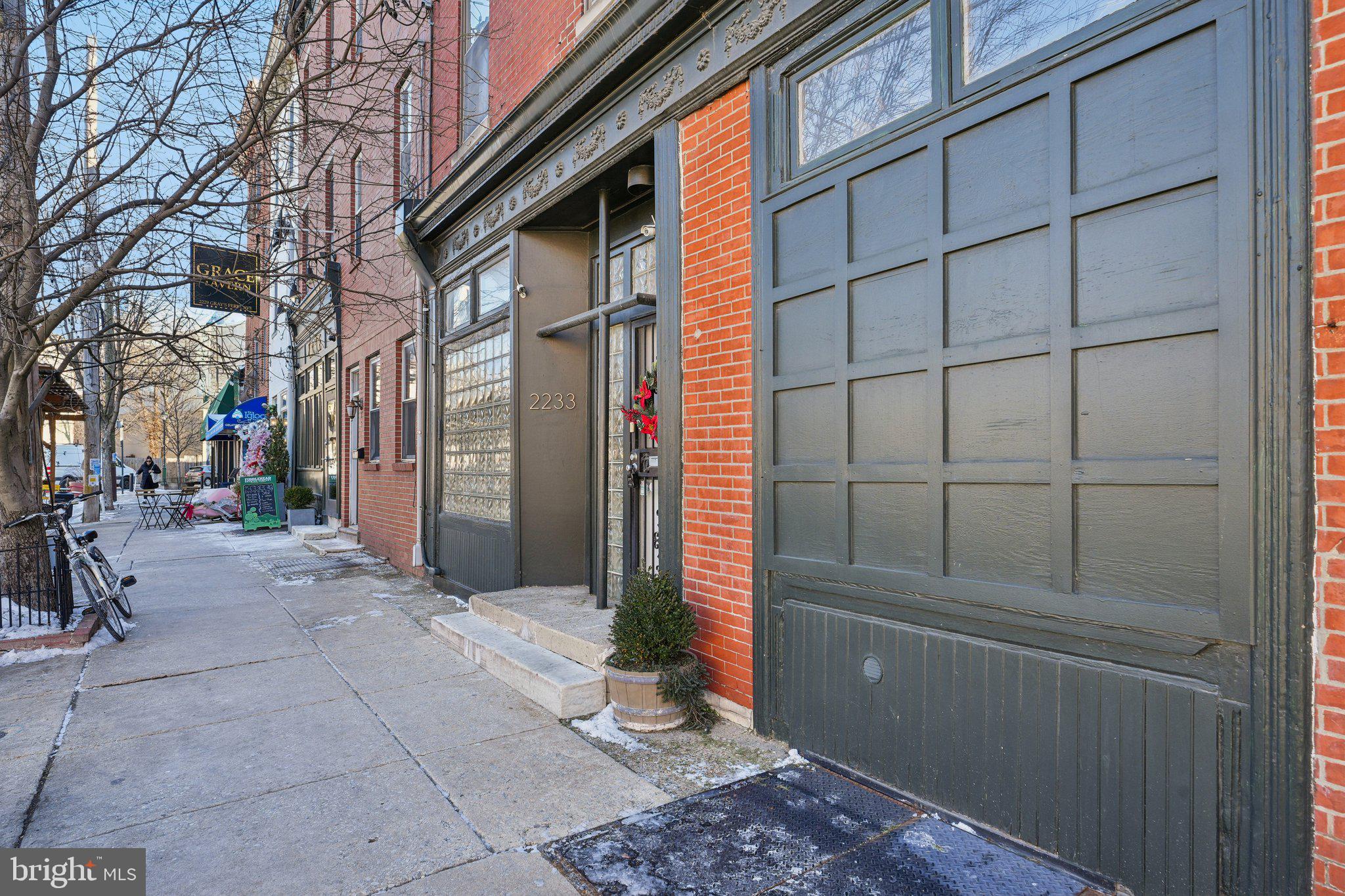 2233 GRAYS FERRY AVENUE