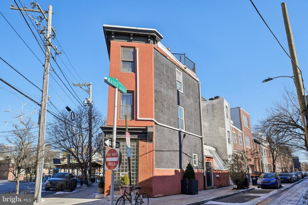 2233 GRAYS FERRY AVENUE