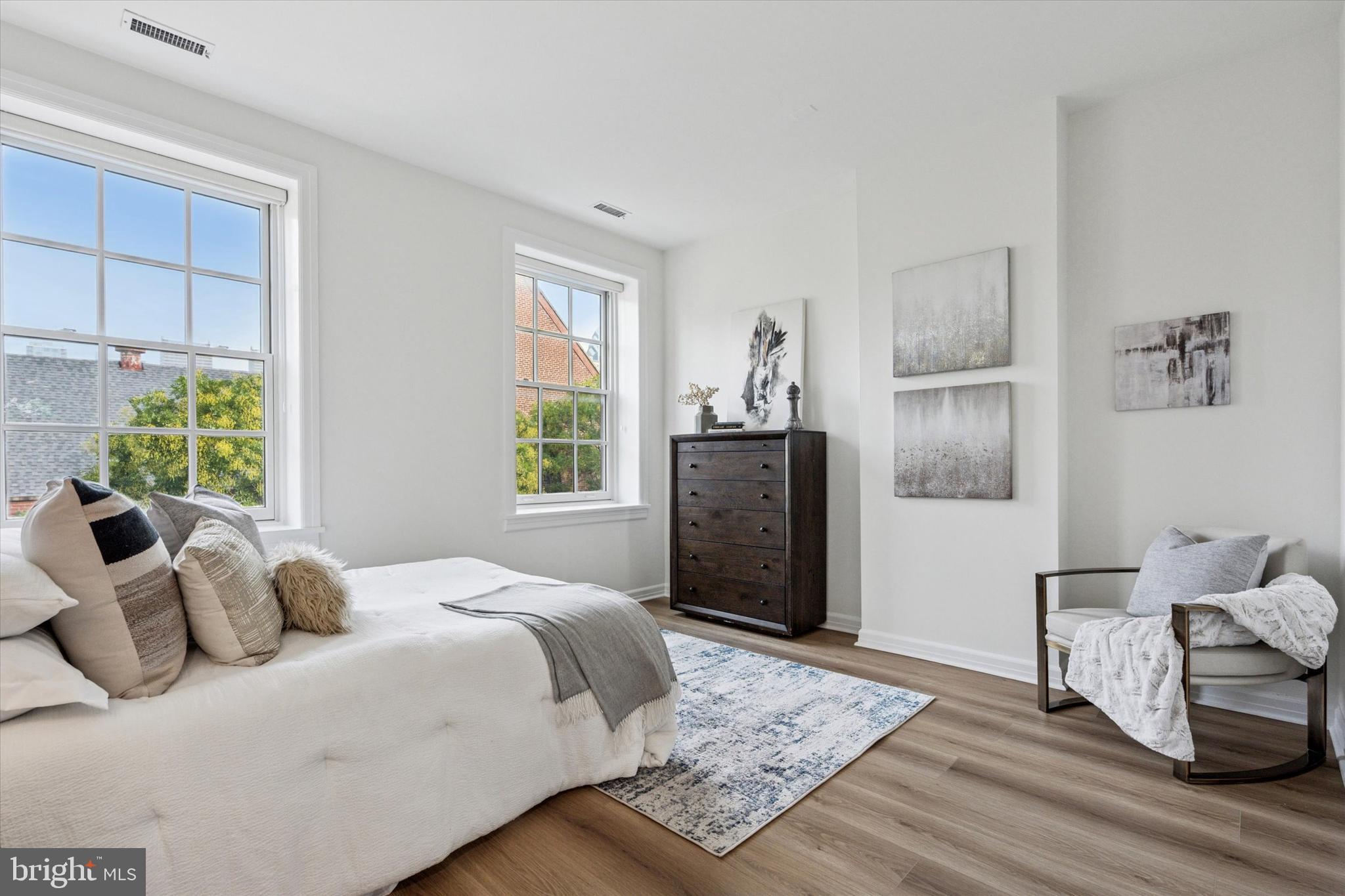 2138 LOMBARD STREET 42 3A