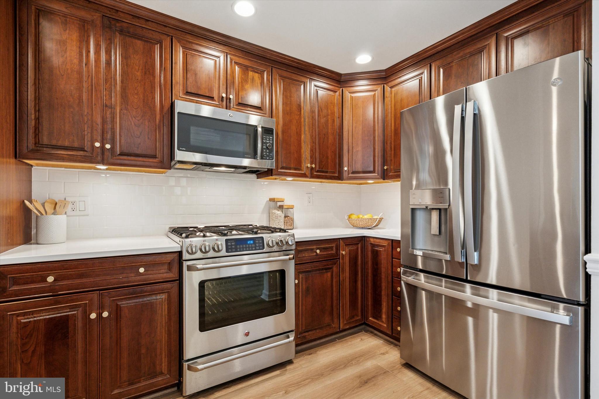 2138 LOMBARD STREET 42 3A