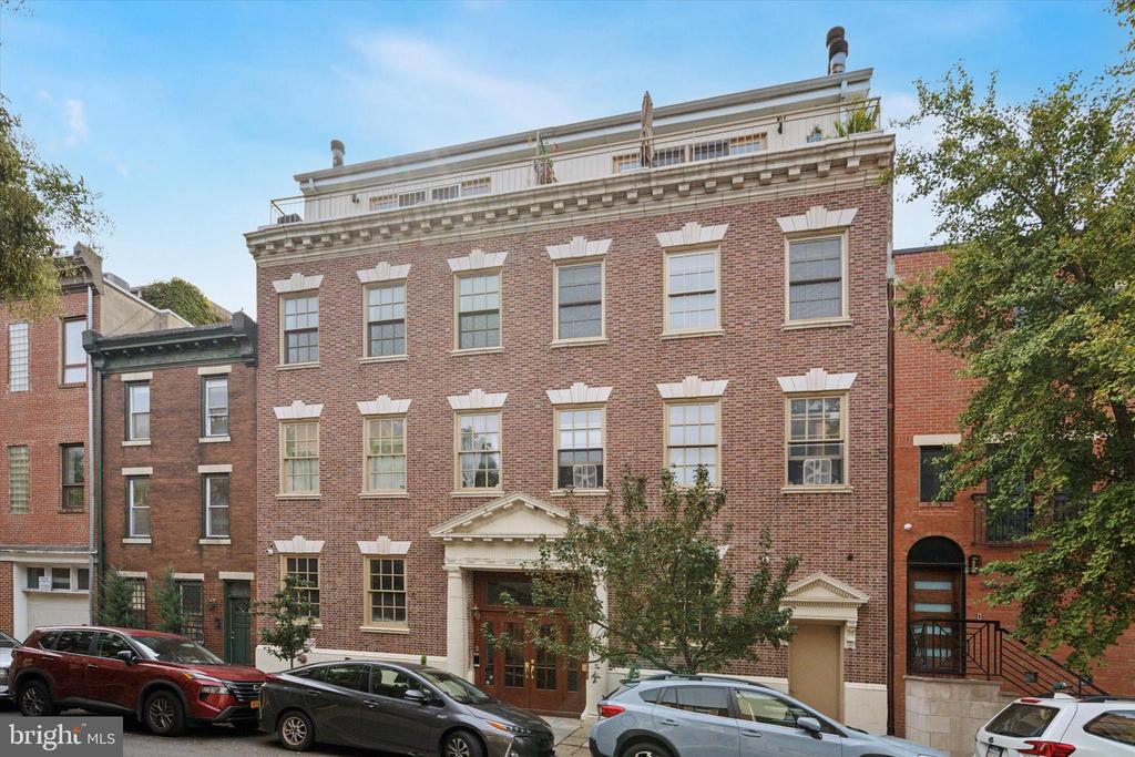 2138 LOMBARD STREET 42 3A