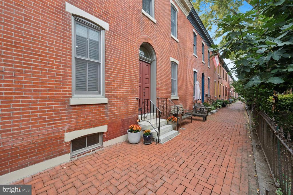 2202 MADISON SQUARE