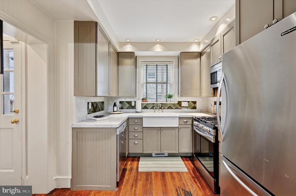 2202 MADISON SQUARE