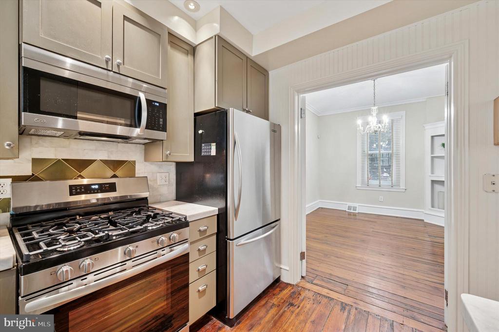 2202 MADISON SQUARE