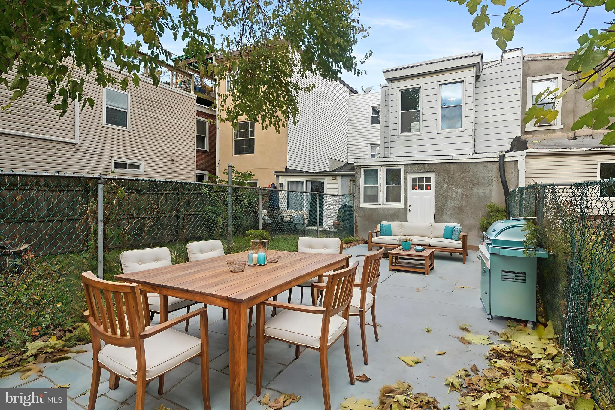 428 E THOMPSON STREET