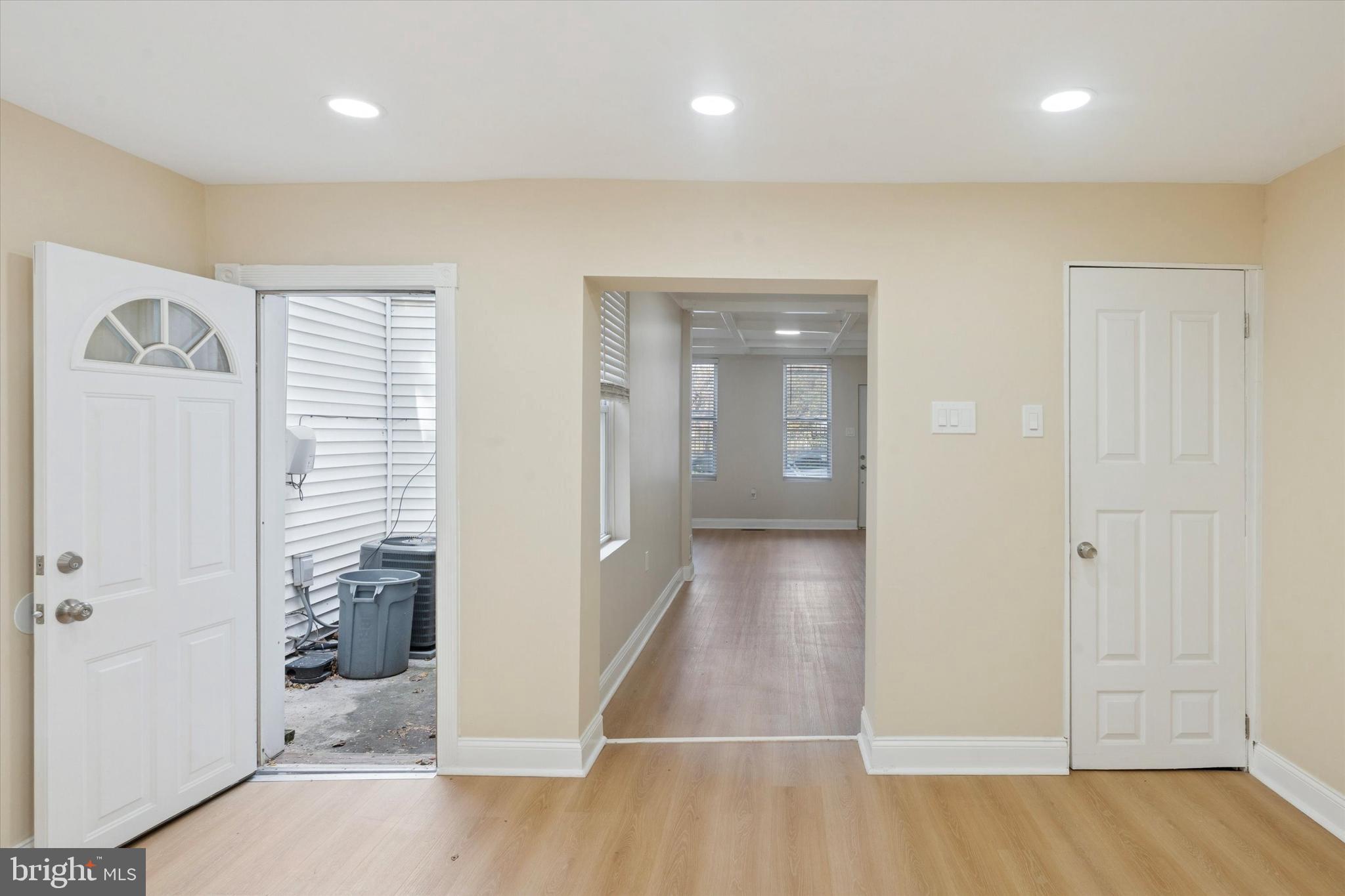 428 E THOMPSON STREET