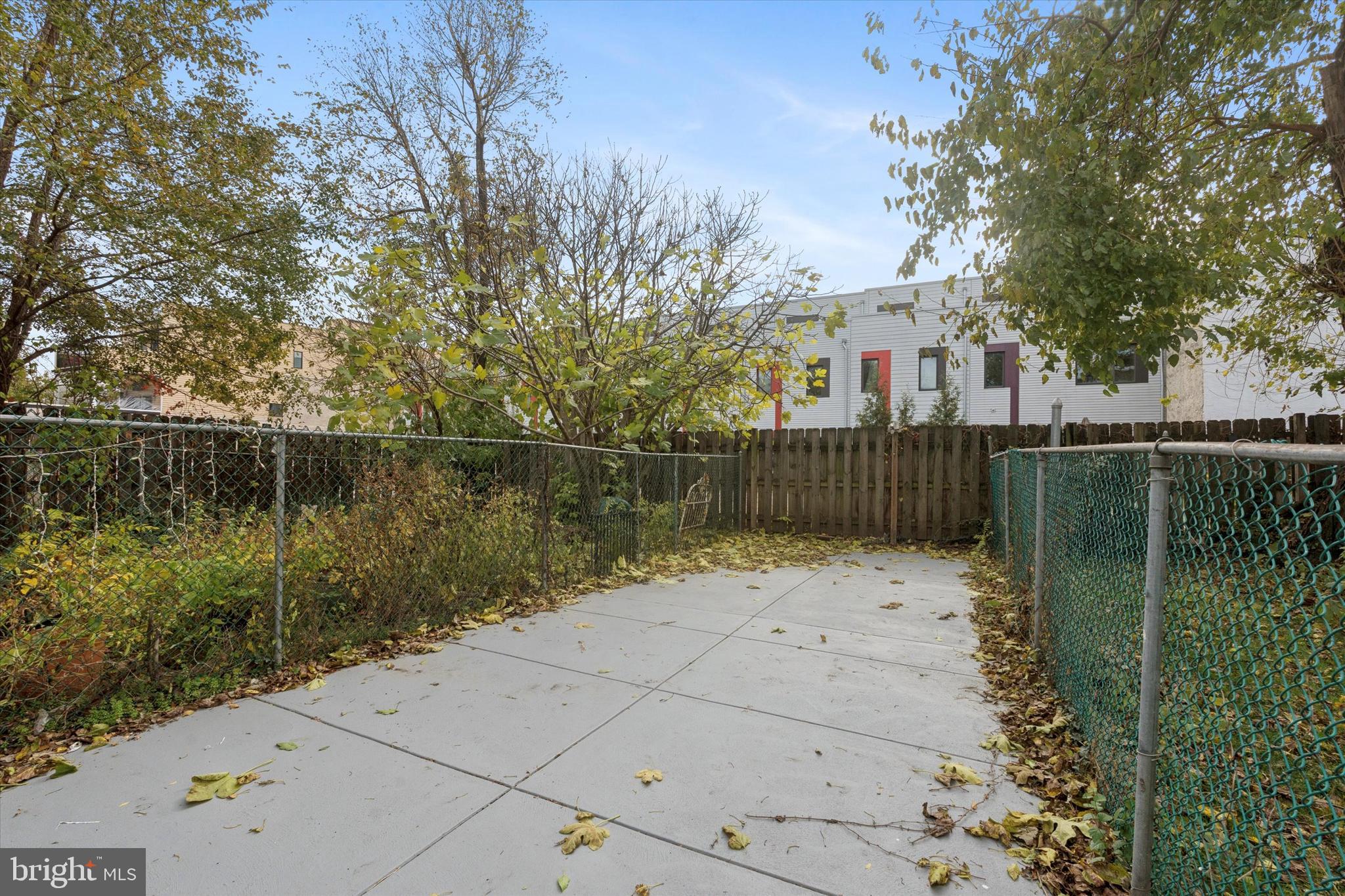 428 E THOMPSON STREET