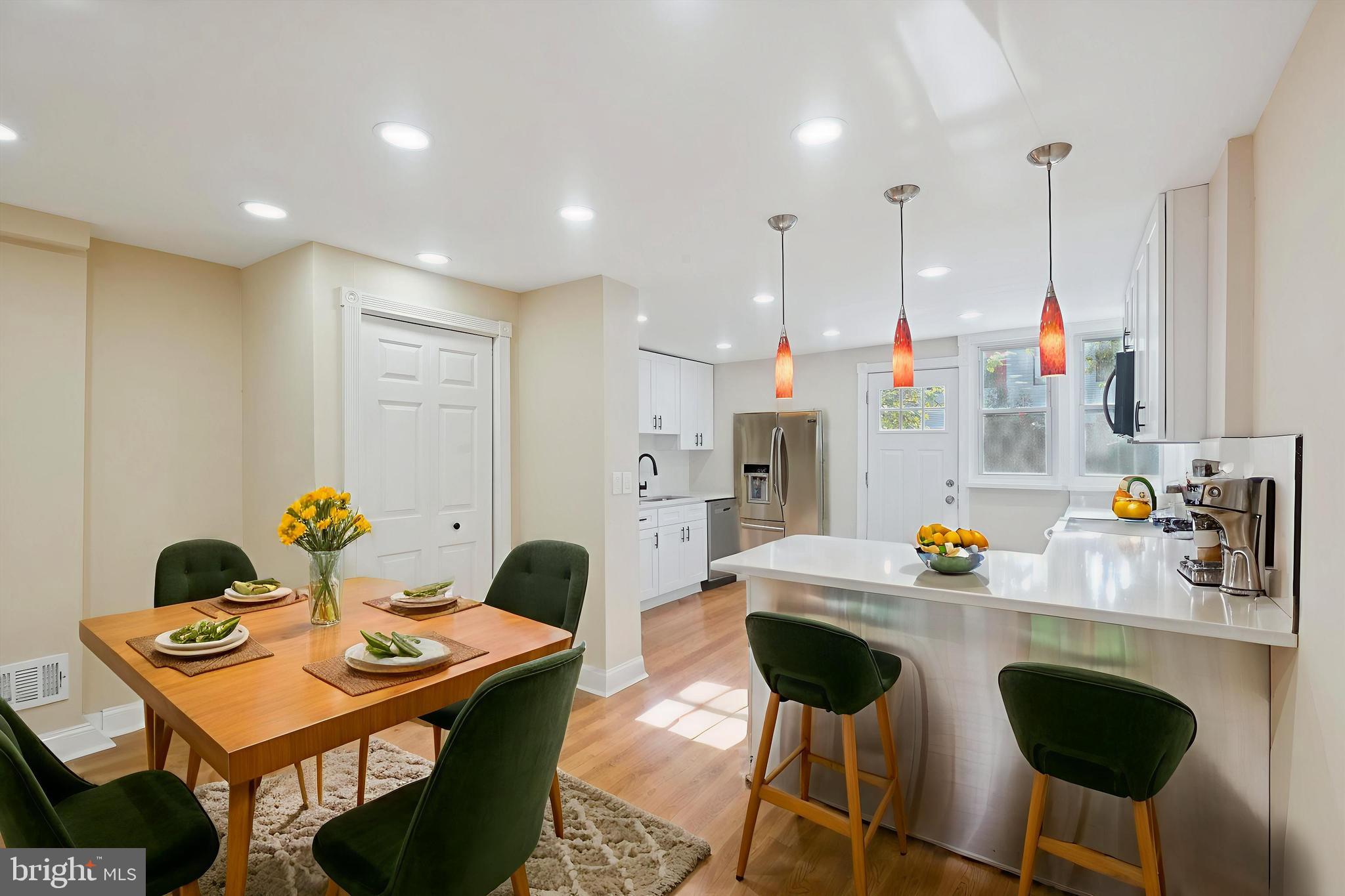 428 E THOMPSON STREET