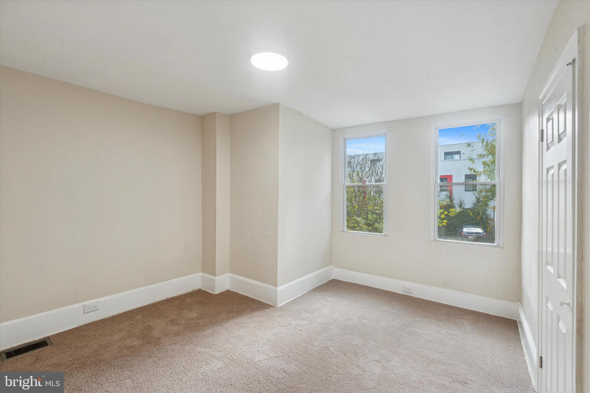 428 E THOMPSON STREET