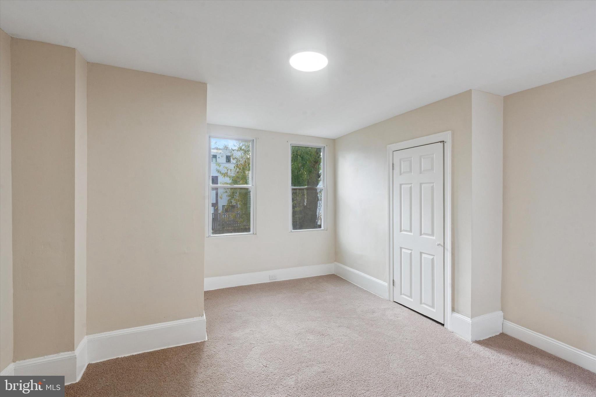 428 E THOMPSON STREET