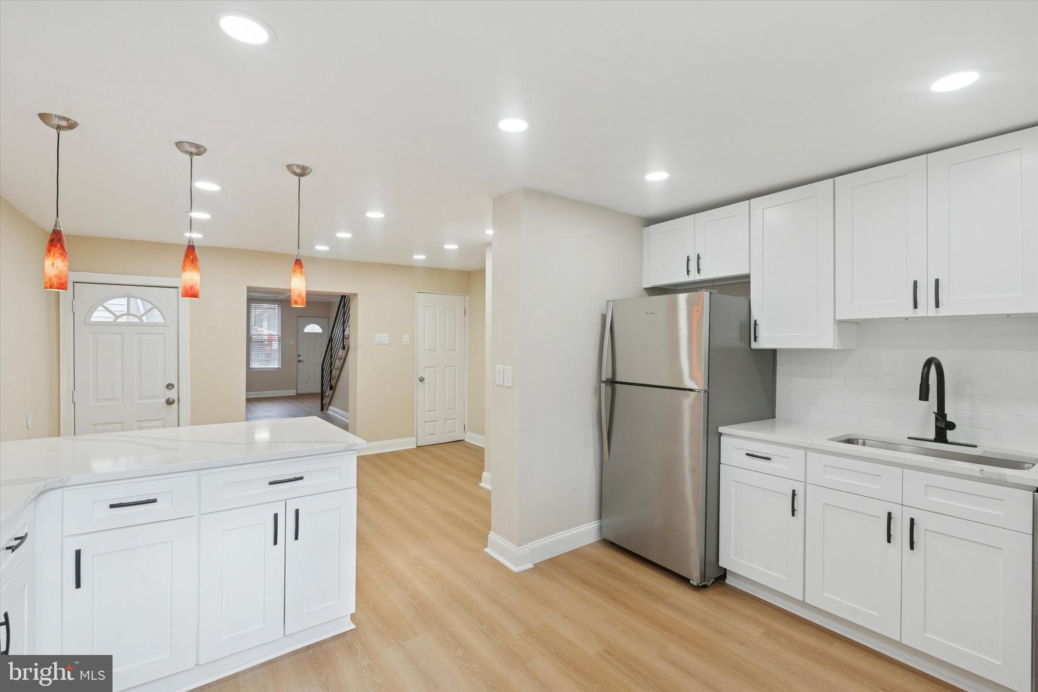 428 E THOMPSON STREET