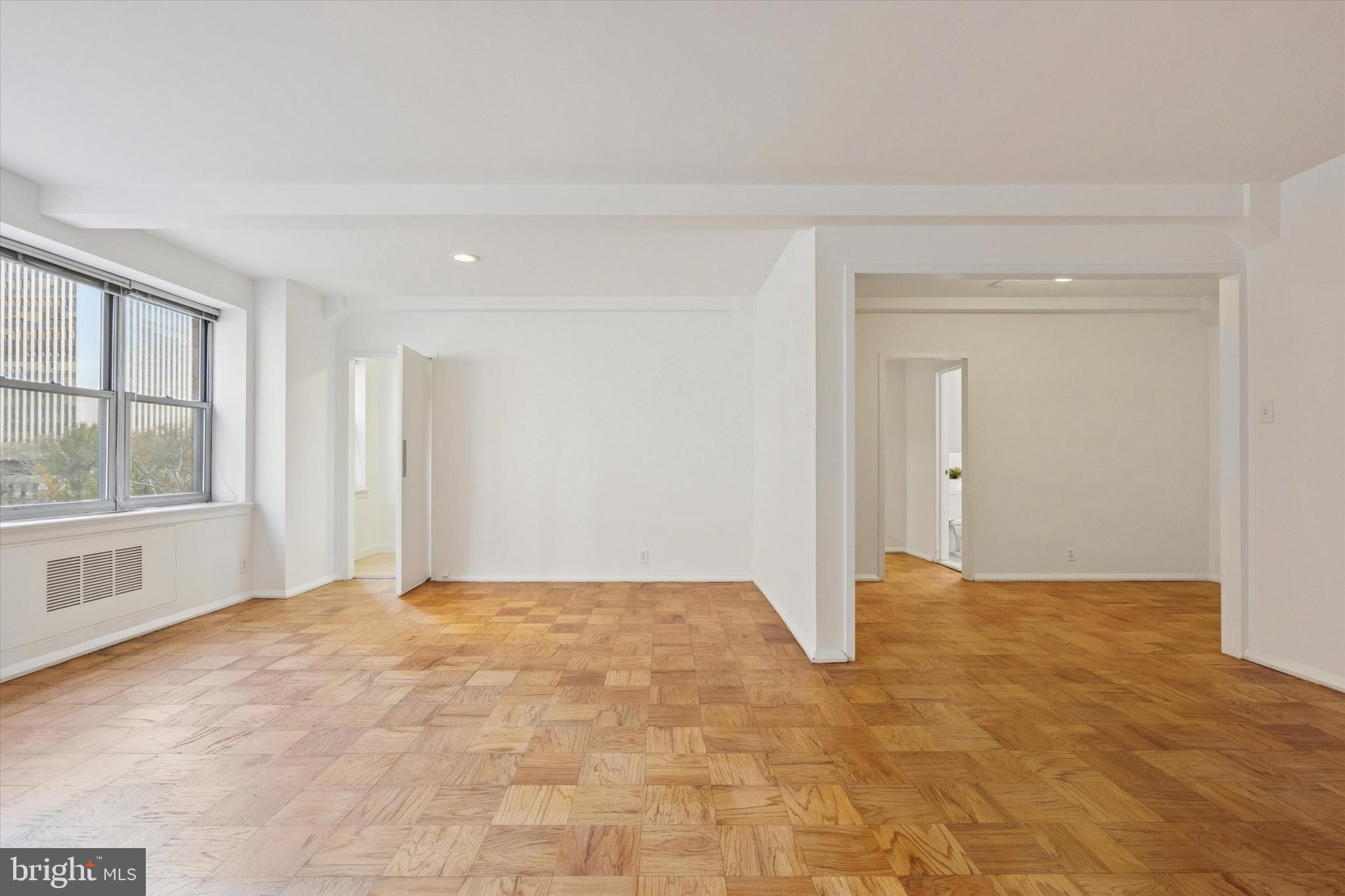 220 W RITTENHOUSE SQUARE 6F