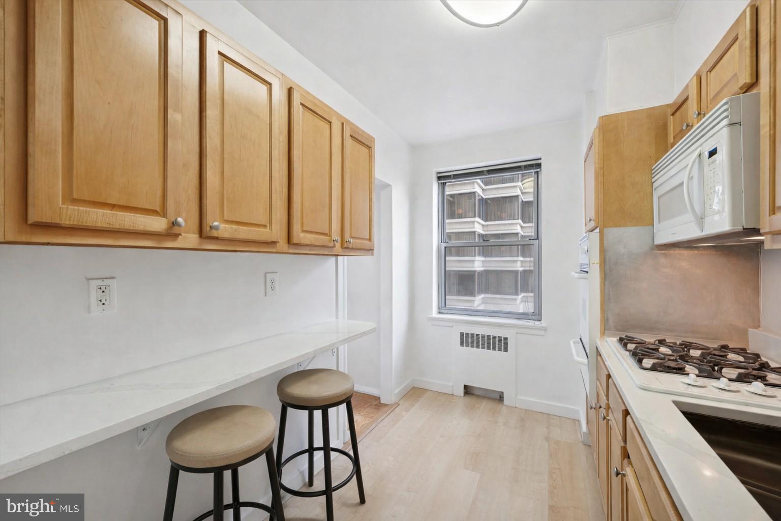 220 W RITTENHOUSE SQUARE 6F