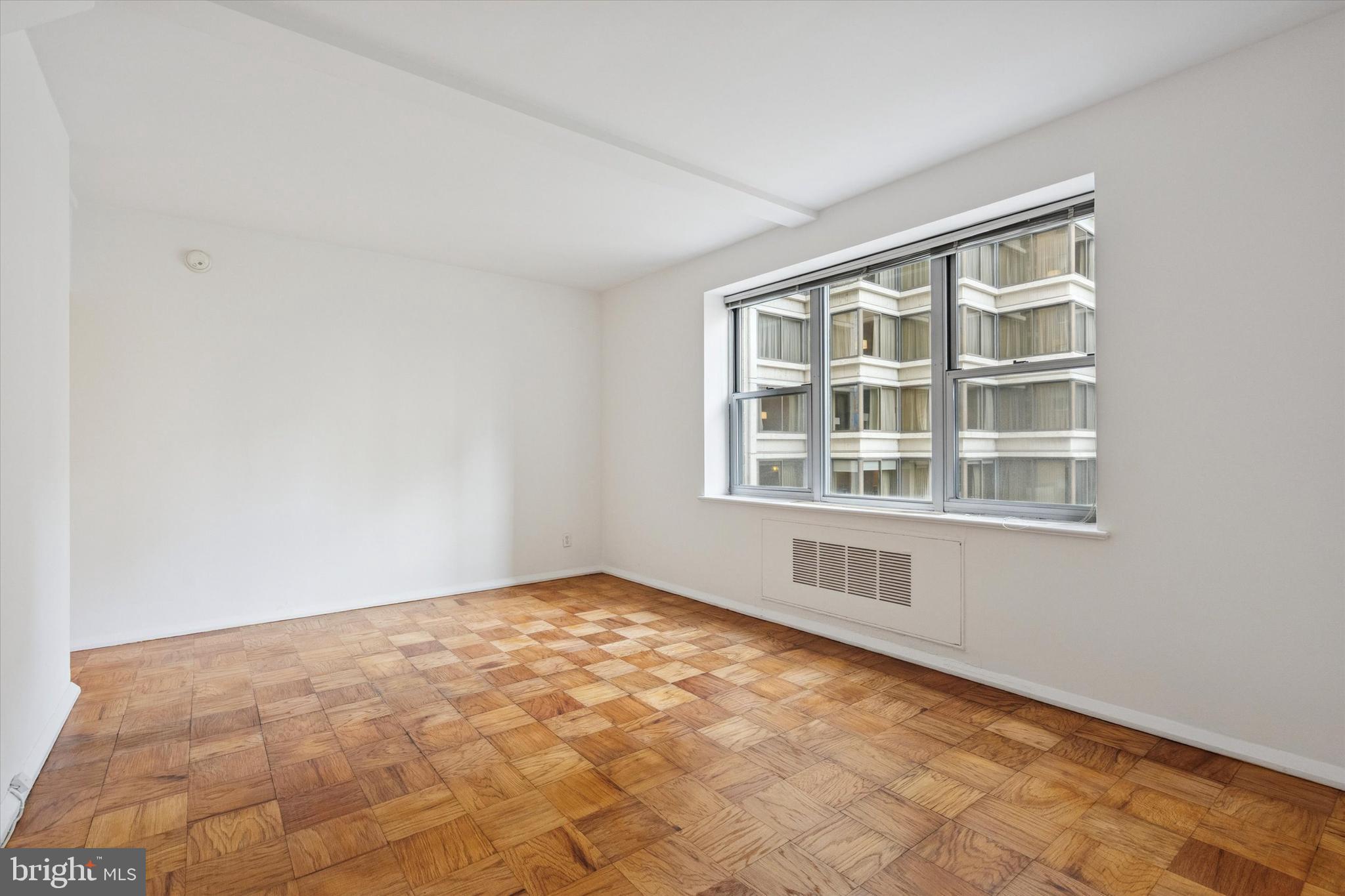 220 W RITTENHOUSE SQUARE 6F