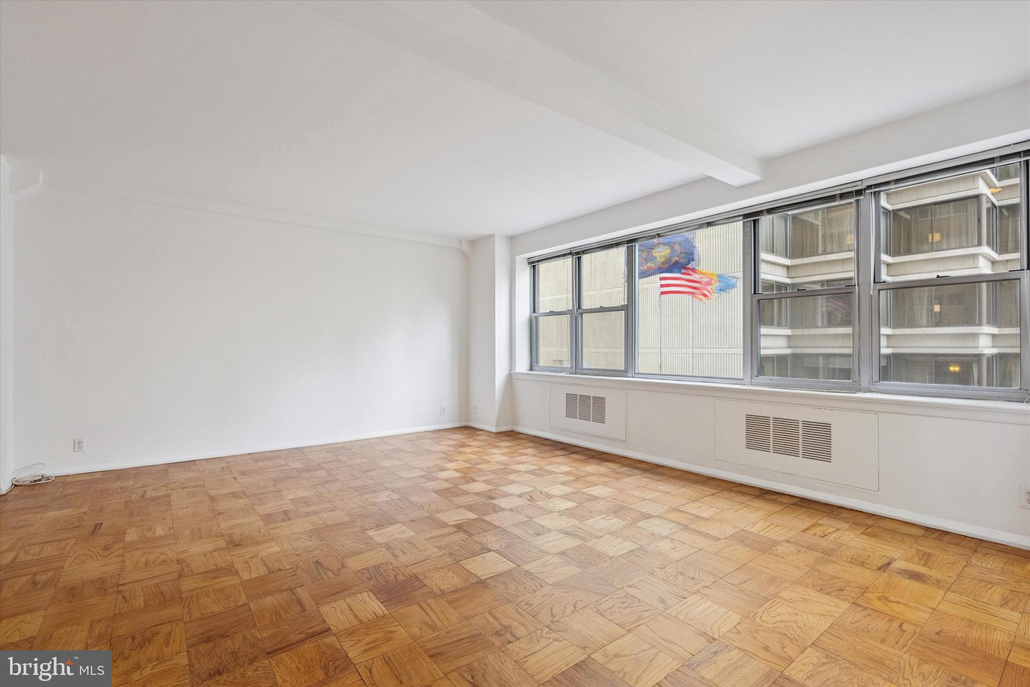 220 W RITTENHOUSE SQUARE 6F