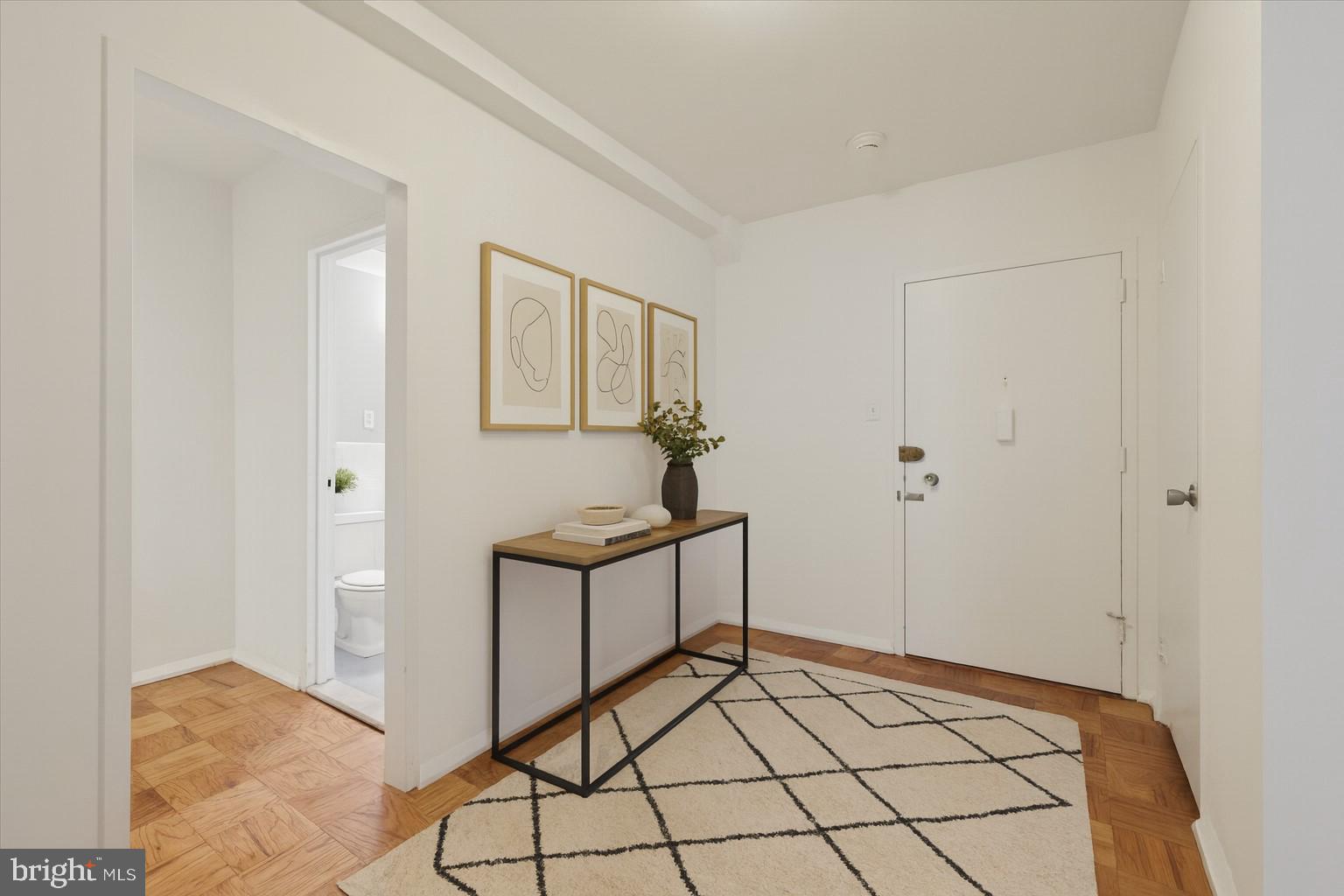 220 W RITTENHOUSE SQUARE 6F