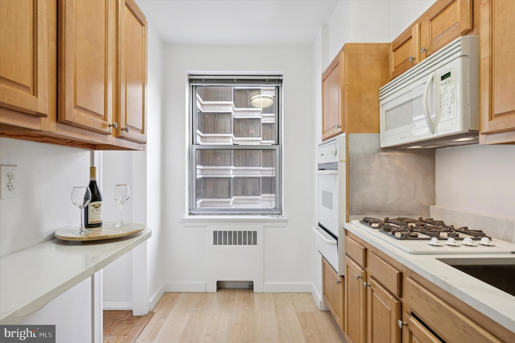 220 W RITTENHOUSE SQUARE 6F