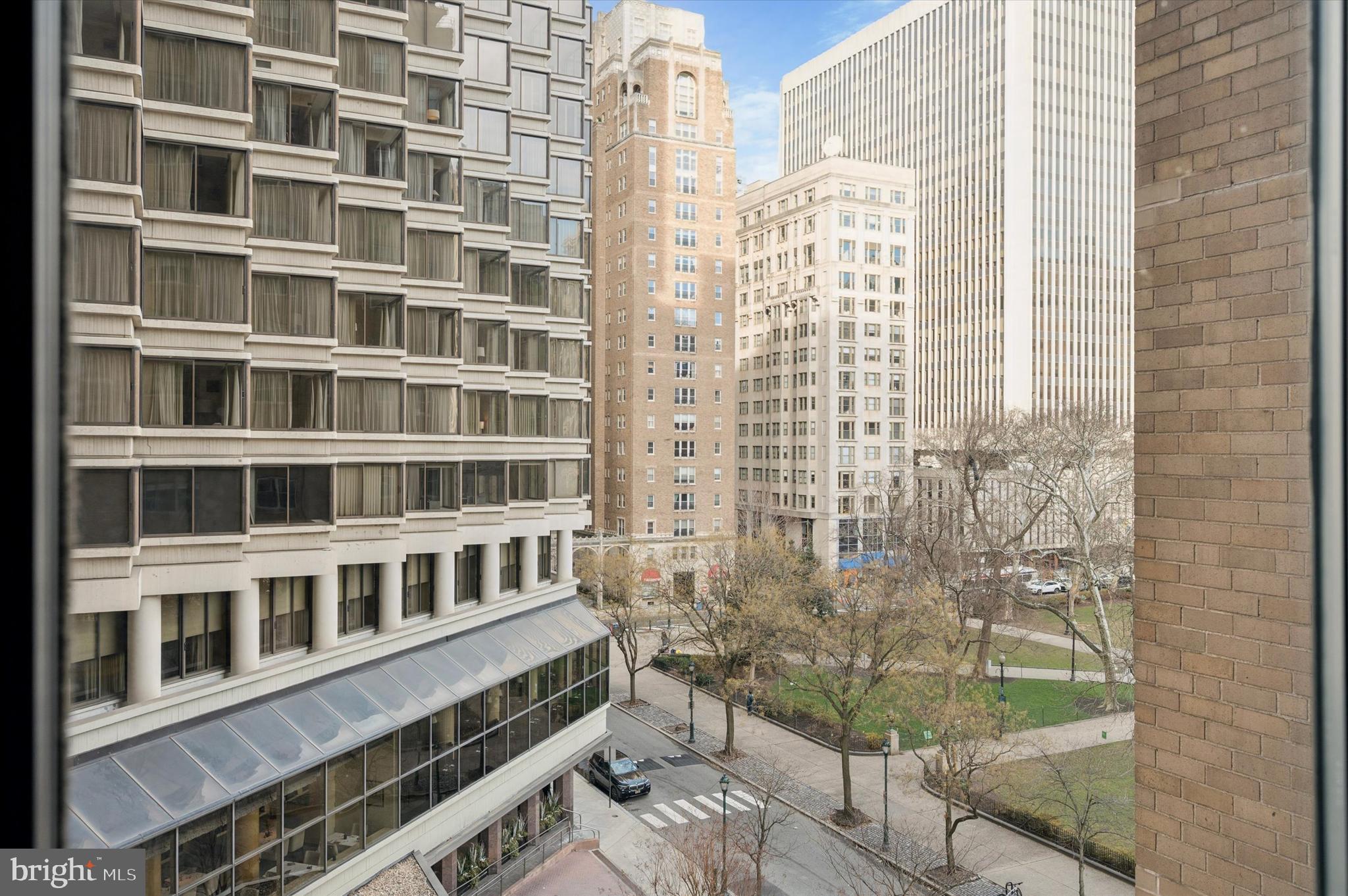 220 W RITTENHOUSE SQUARE 6F