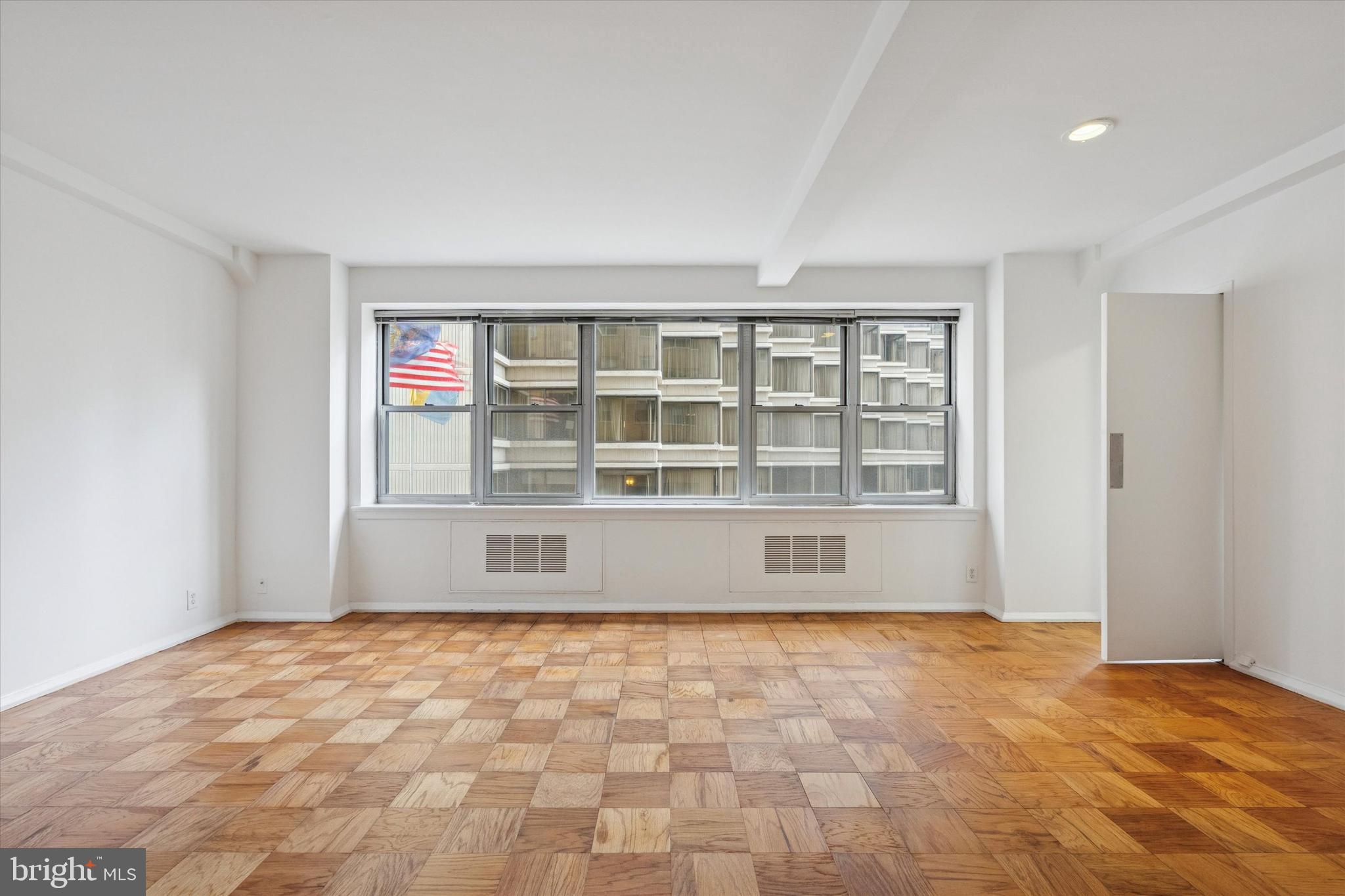 220 W RITTENHOUSE SQUARE 6F