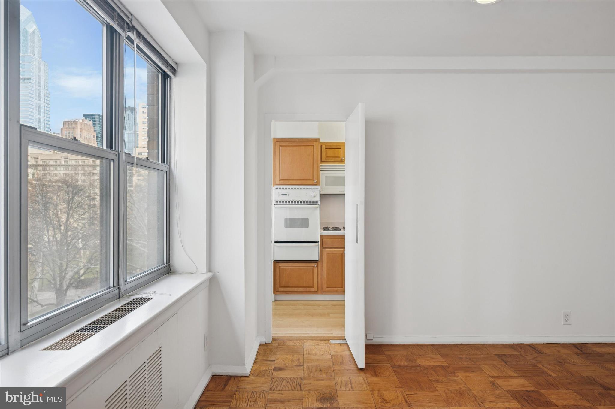 220 W RITTENHOUSE SQUARE 6F