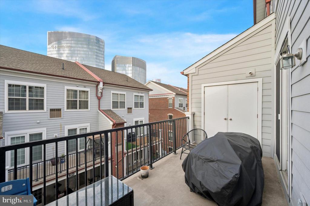 610 CAPTAINS WAY