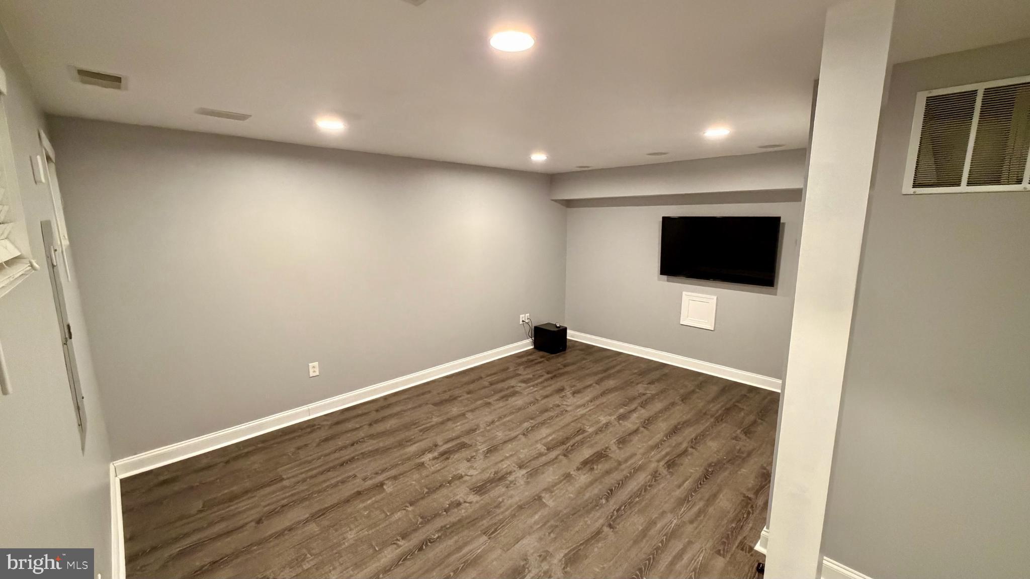 866 INDEPENDENCE COURT