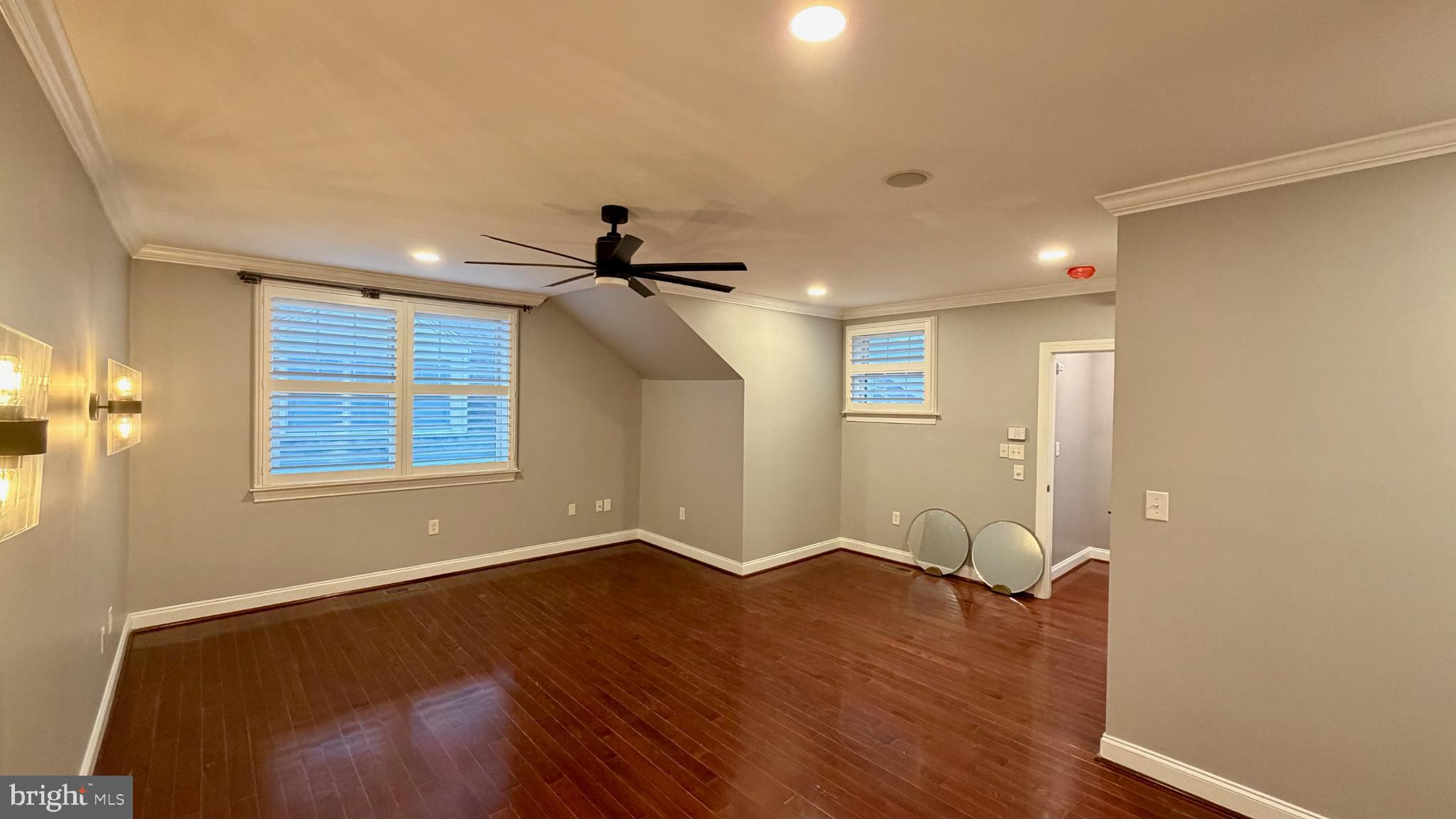 866 INDEPENDENCE COURT