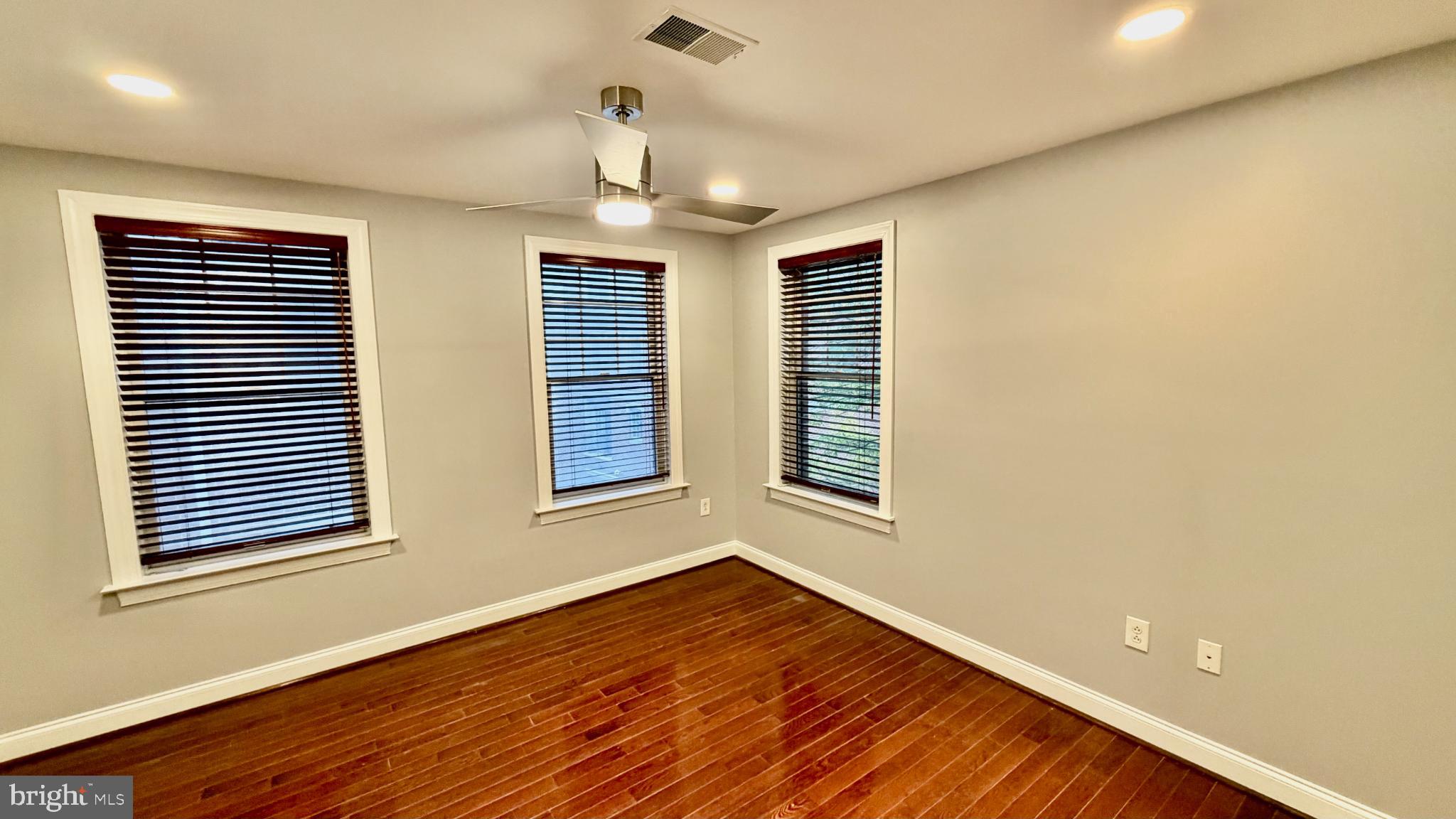 866 INDEPENDENCE COURT