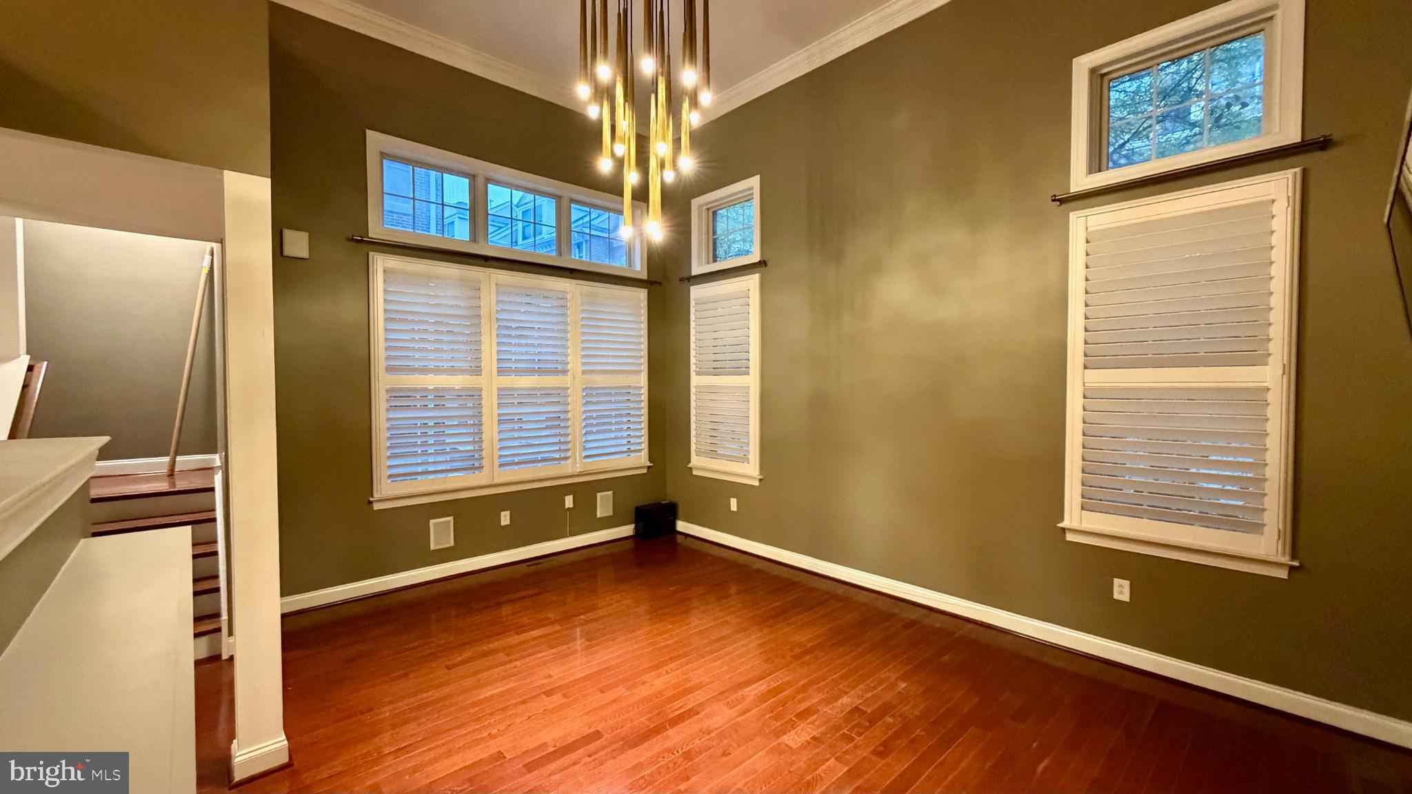 866 INDEPENDENCE COURT