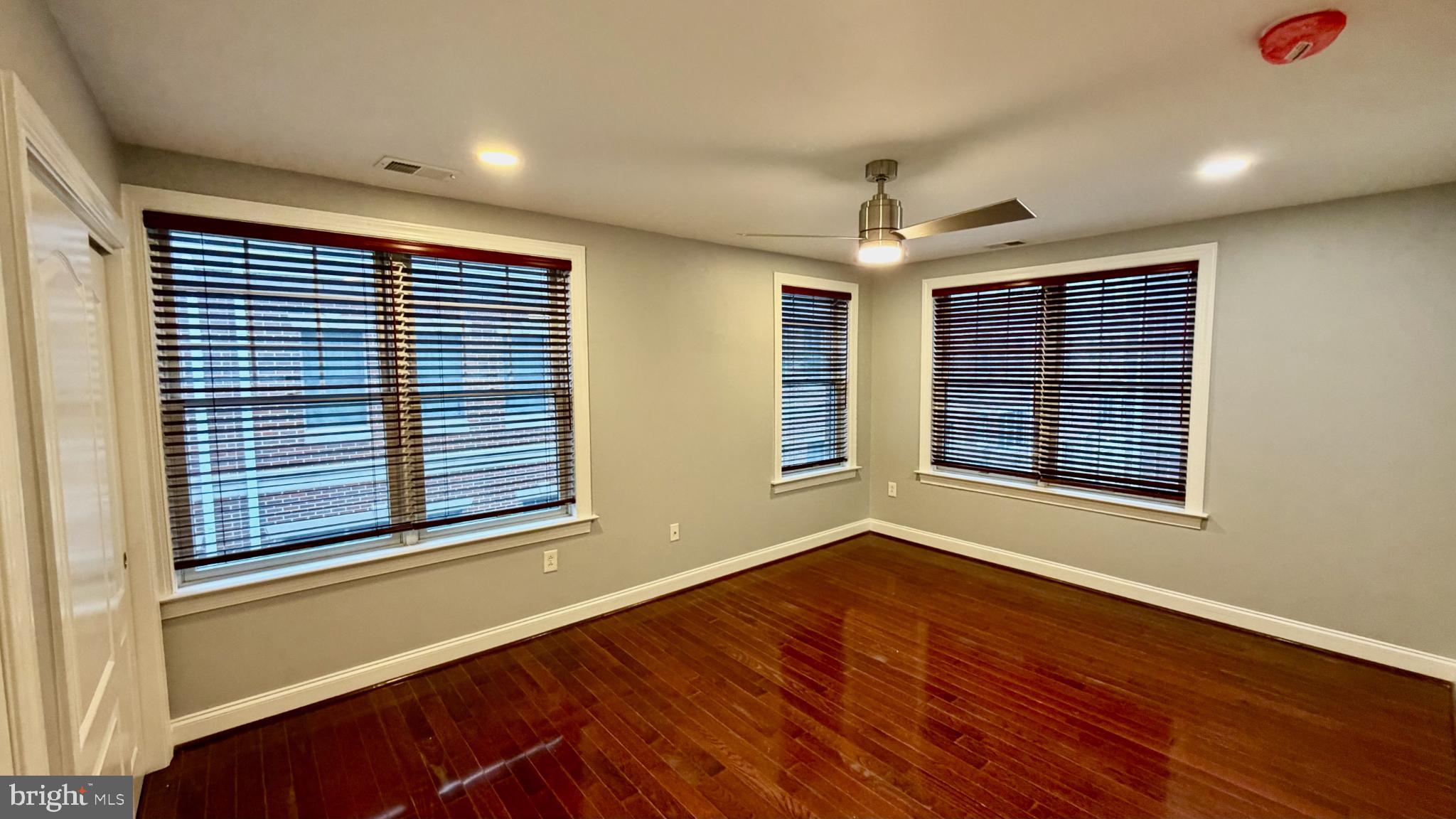 866 INDEPENDENCE COURT