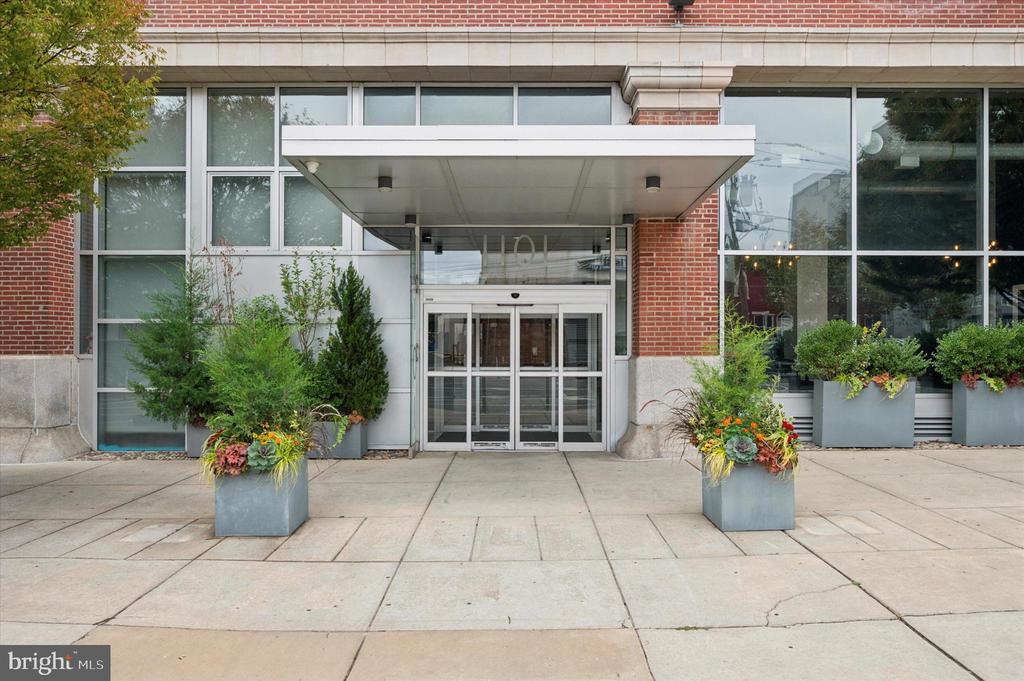 1101 WASHINGTON AVENUE 306