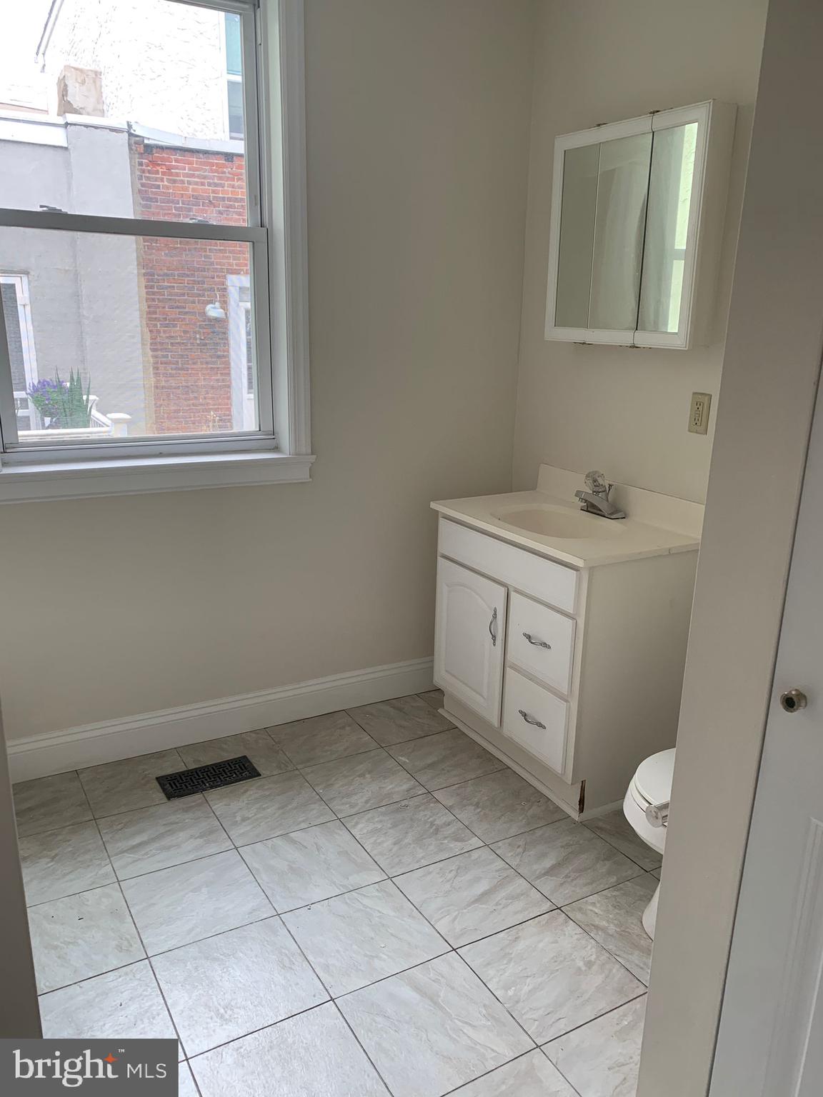 528 FITZWATER STREET