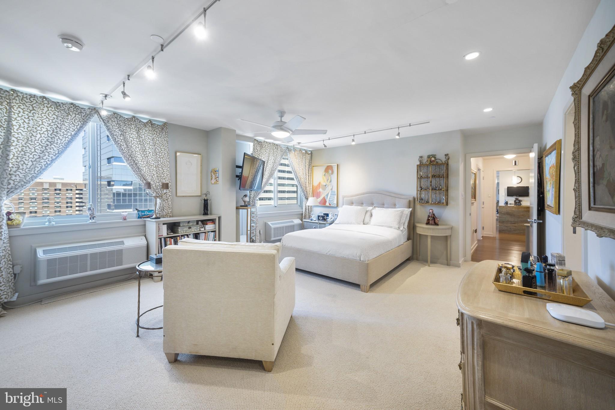 1919 CHESTNUT STREET 2901/02/24