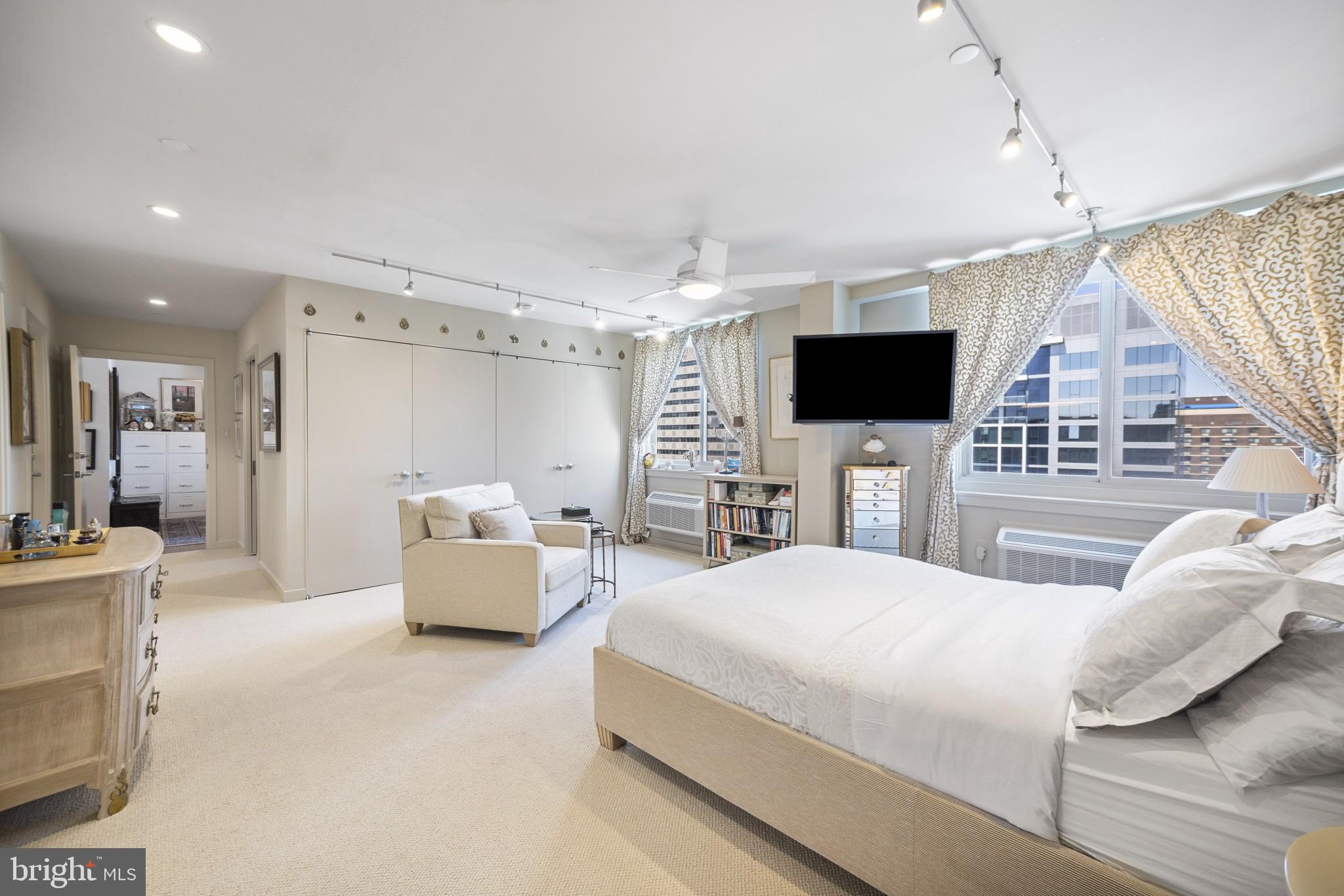 1919 CHESTNUT STREET 2901/02/24