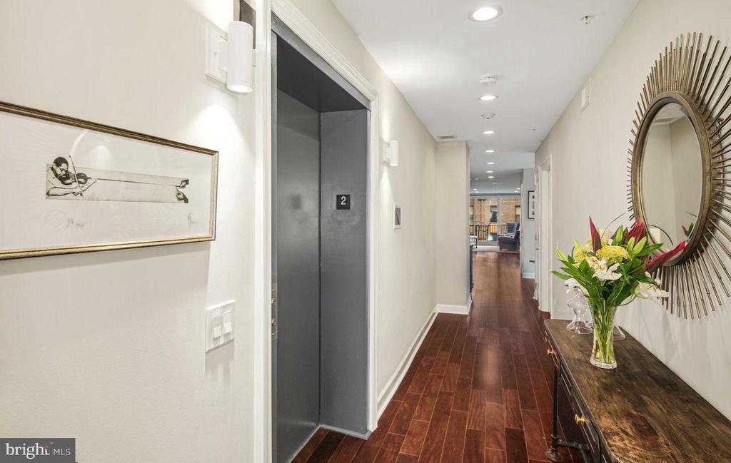 1910 SPRING GARDEN STREET Unit: 2