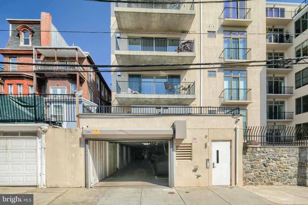 1910 SPRING GARDEN STREET Unit: 2