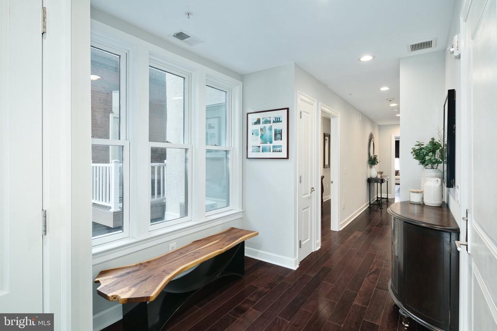 1910 SPRING GARDEN STREET Unit: 2