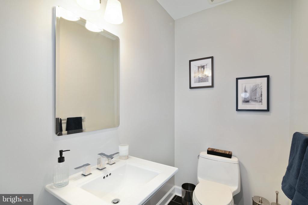 1910 SPRING GARDEN STREET Unit: 2