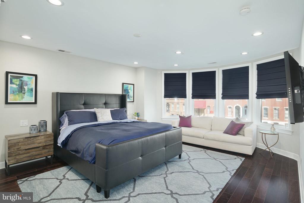 1910 SPRING GARDEN STREET Unit: 2