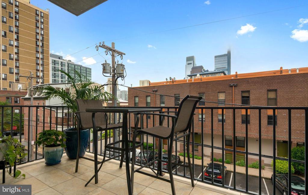 1910 SPRING GARDEN STREET Unit: 2