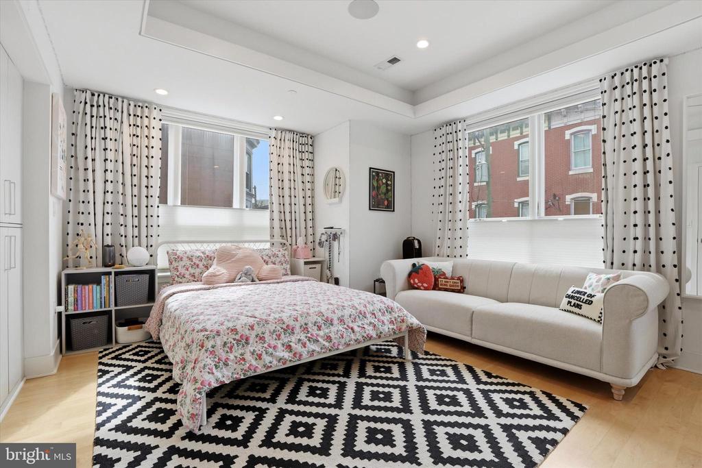 741 S 15TH STREET