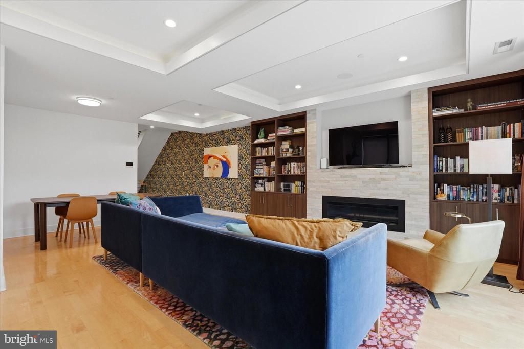 741 S 15TH STREET