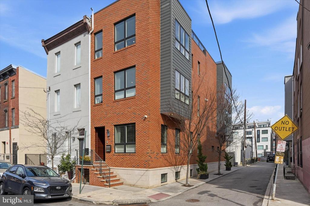 741 S 15TH STREET