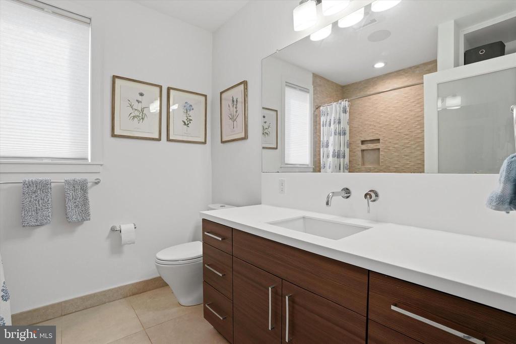 741 S 15TH STREET