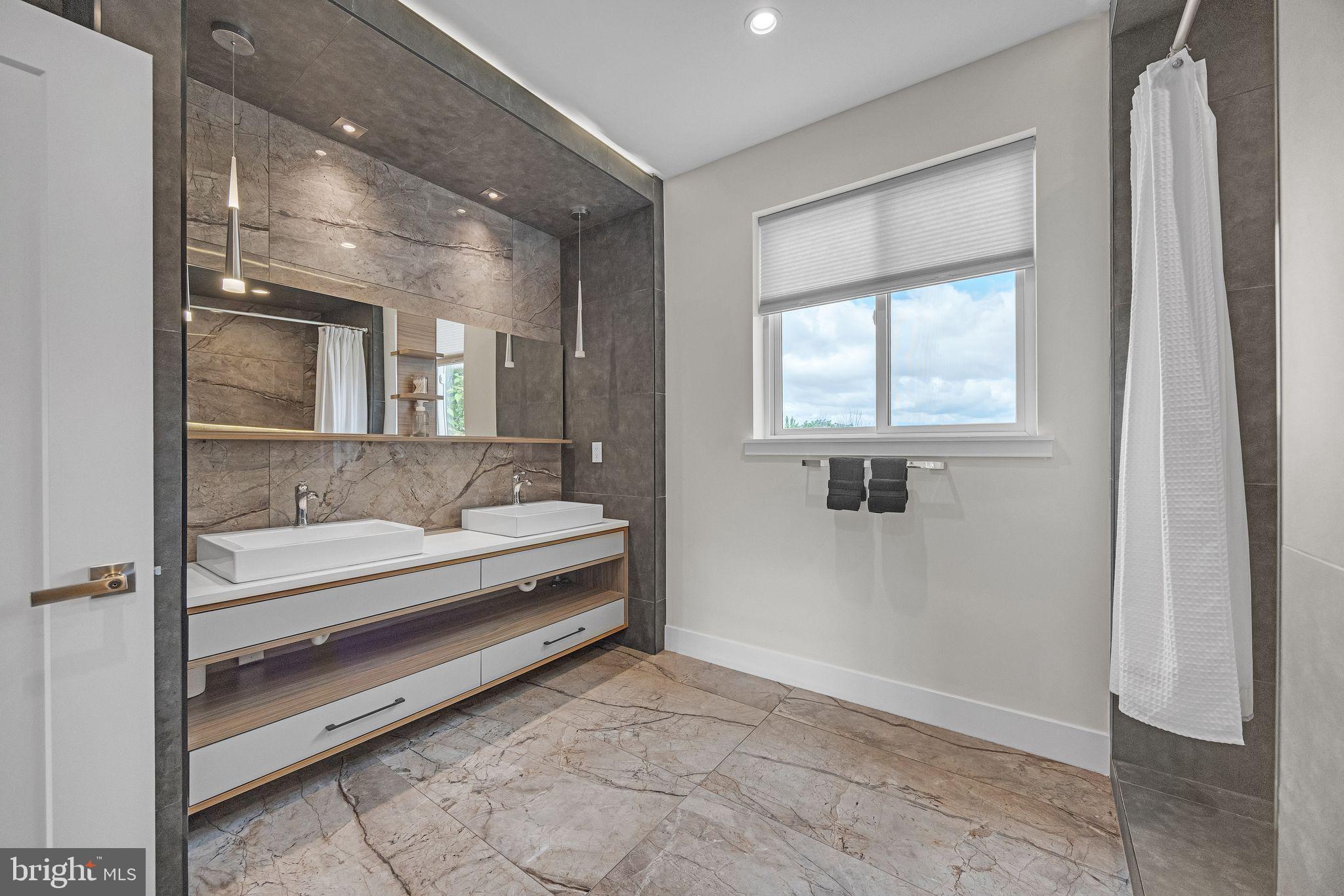 1752 N BAILEY STREET